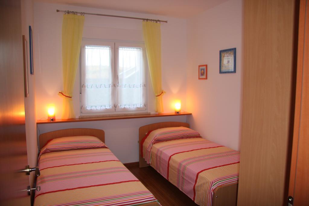 Apartment Anethum Premantura Exterior photo